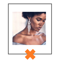 Strass oorbellen letter R